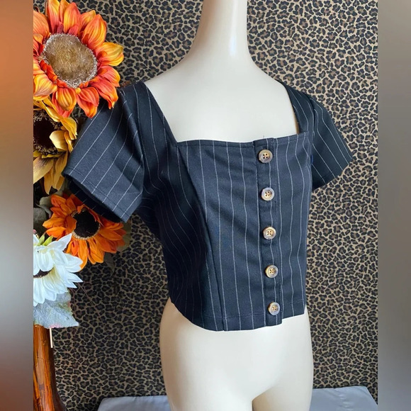 🦋B2G1🦋HOLLISTER Square Neck Button Front Striped Crop Top | MEDIUM | - Picture 6 of 9